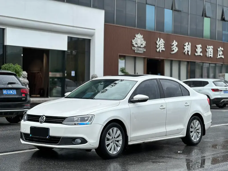Volkswagen Sagitar, 2014