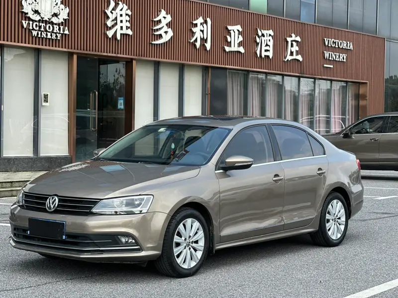 Volkswagen Sagitar, 2015