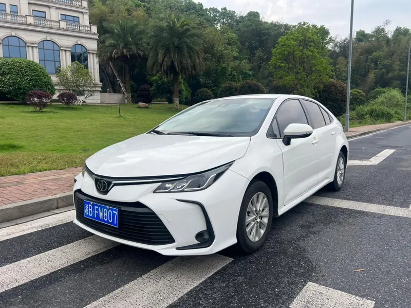 Toyota Corolla 1.2T S-CVT GL Edition, 2019 — фото 1