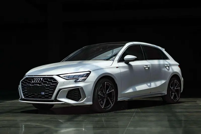 Audi A3 Facelift Sportback 35 TFSI Fashion Sport Version, 2023 — фото 1
