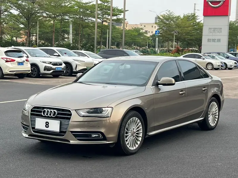 Audi A4L 35 TFSI Auto Comfort Version, 2013 — фото 1