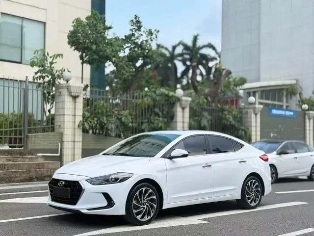 Hyundai Elantra Lingdong 1.4T Dual Clutch Stylish · Version, 2019 — фото 1