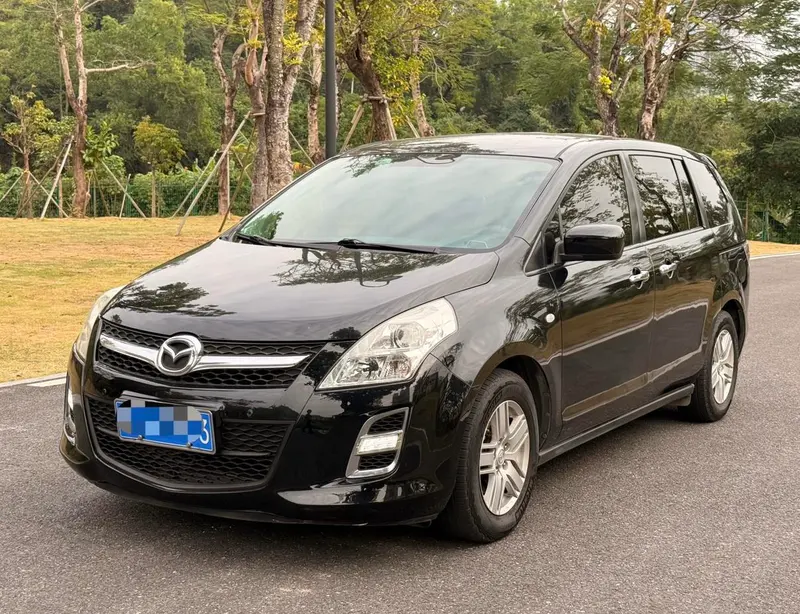 Mazda 8, 2015