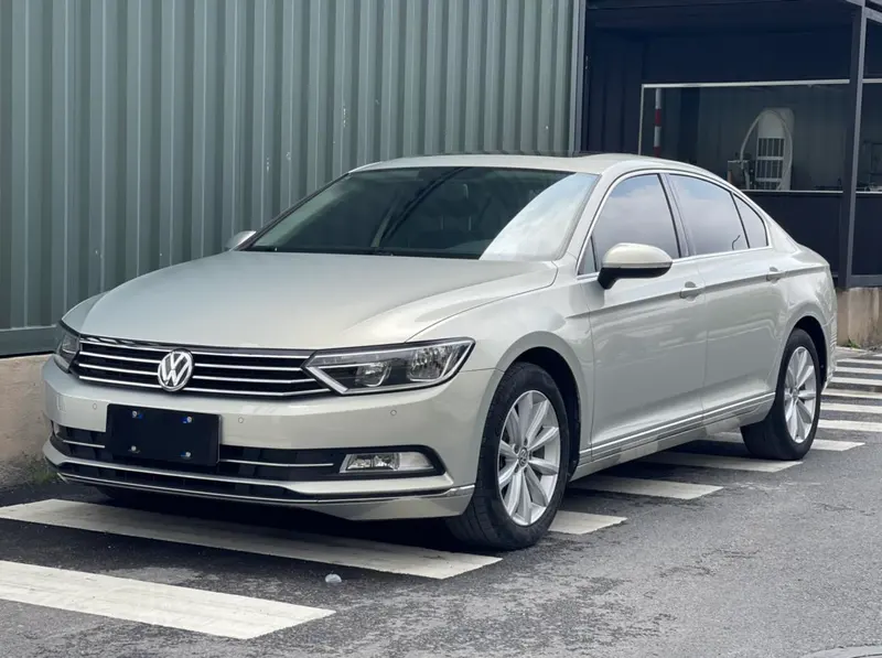 Volkswagen Magotan 330TSI DSG Comfort Version, 2017 — фото 1