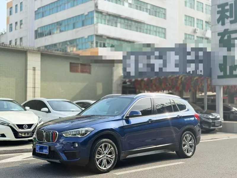 BMW X1 sDrive20Li Leading Version, 2019 — фото 1