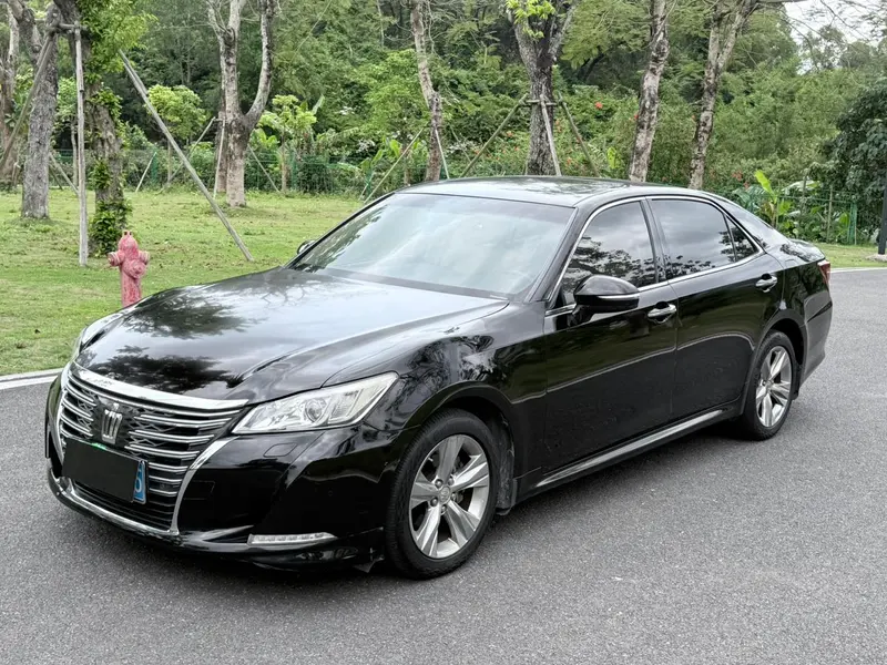 Toyota Crown 2.0T Fashion Edition, 2015 — фото 1