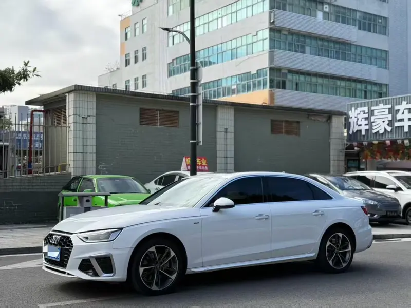Audi A4L 40 TFSI Fashion Version, 2023 — фото 1