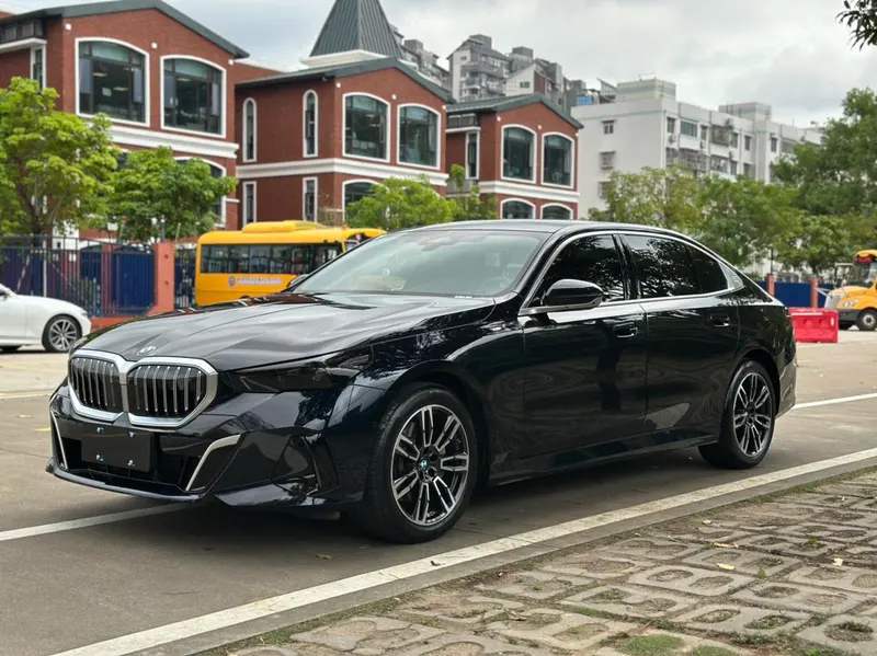 BMW 5-Series, 2024