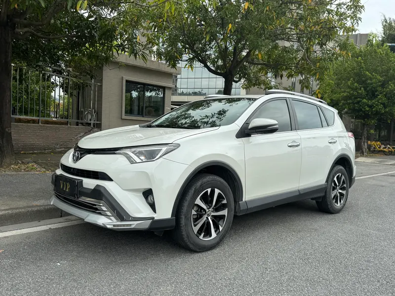 Toyota RAV4 2.0L CVT 2WD Style Edition, 2016 — фото 1