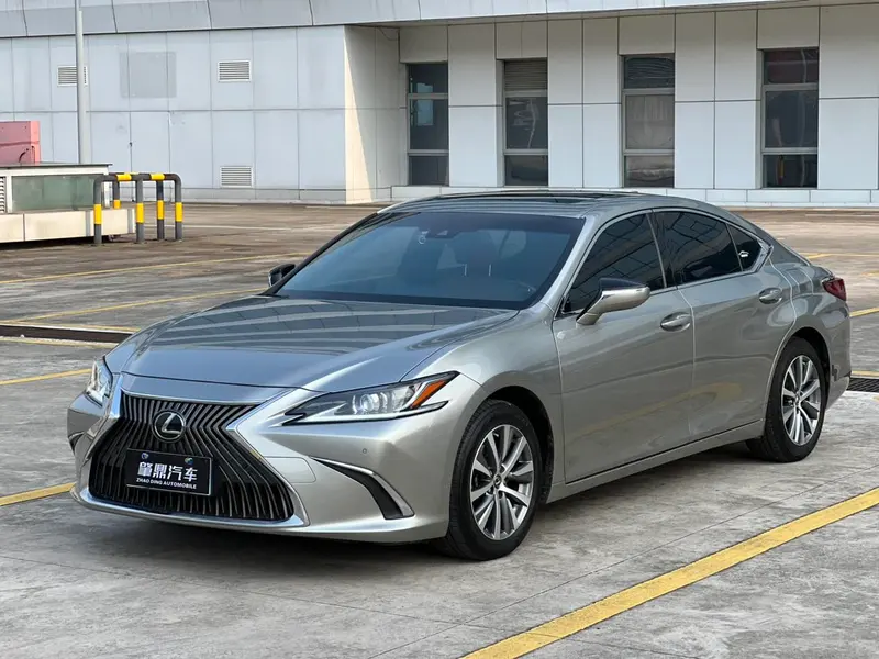 Lexus ES 260 Edition CN5, 2018 — фото 1