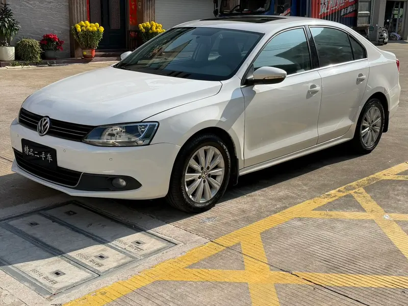 Volkswagen Sagitar, 2014