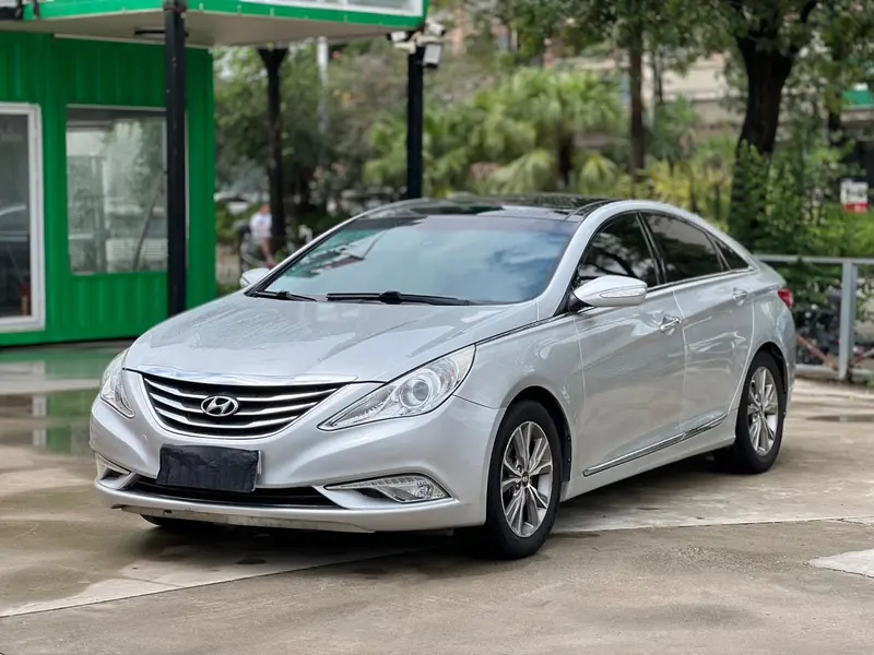 Hyundai Sonata YF 2.4L Auto Leading Edition CN4, 2014 — фото 1