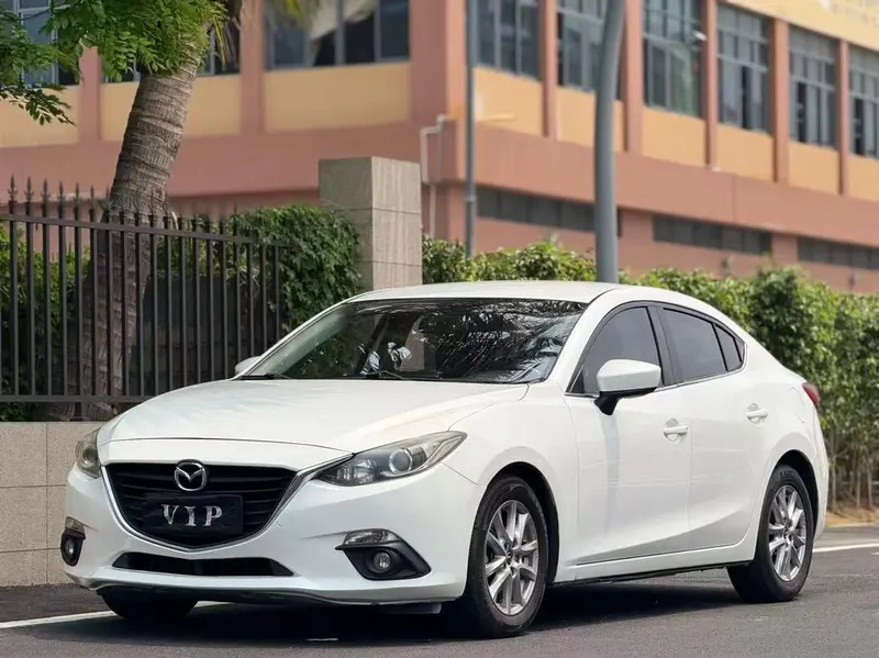 Mazda 3 Axela, 2016