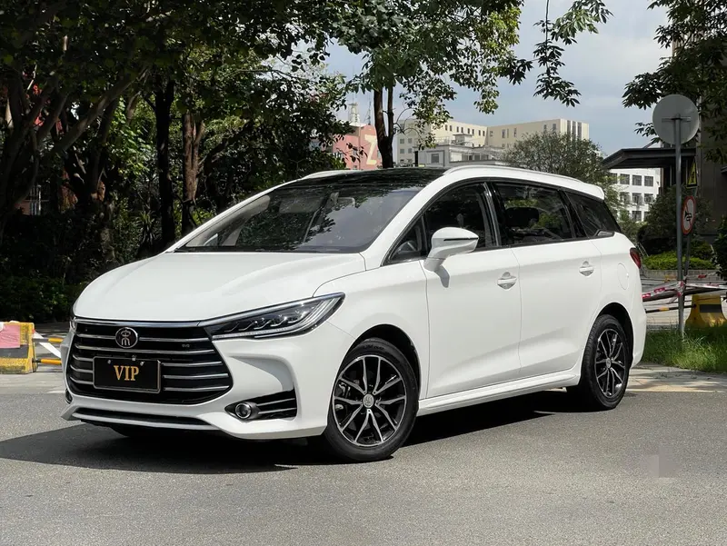 BYD Song MAX 1.5T Auto Smart Connected Prestige Version 7 Seater, 2018 — фото 1