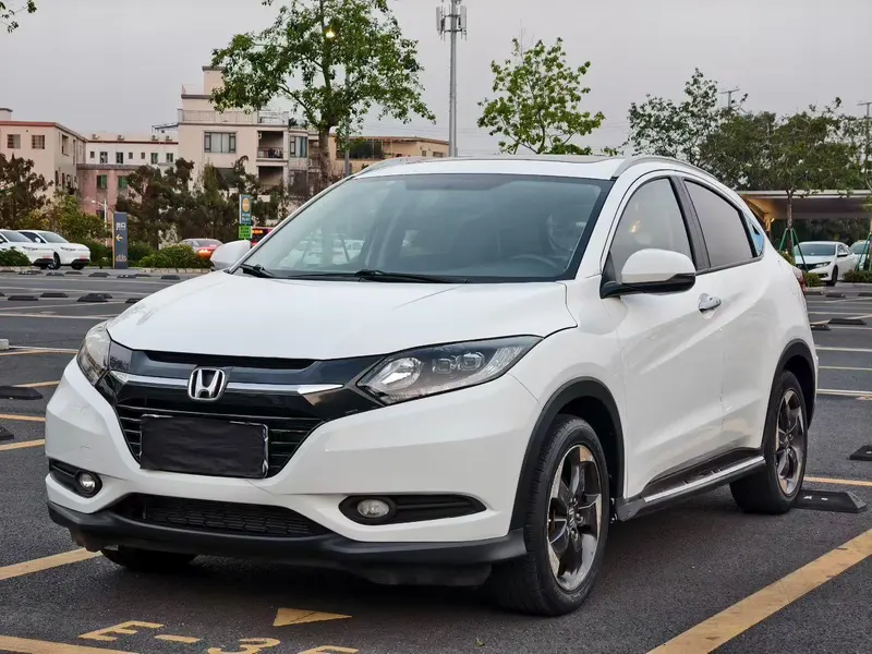 Honda Vezel 1.8L CVT 2WD Luxury Version, 2015 — фото 1