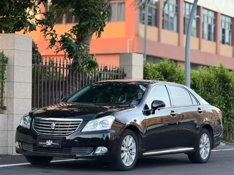 Toyota Crown 2.5L Royal Leather Sunroof Edition, 2010 — фото 1