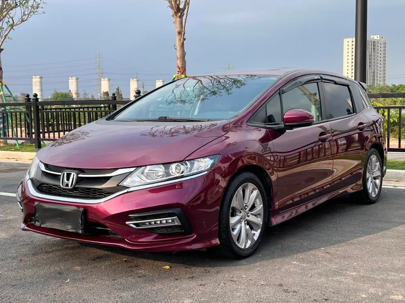 Honda Jade 1.8L Auto Comfort Edition 5 Seater, 2017 — фото 1