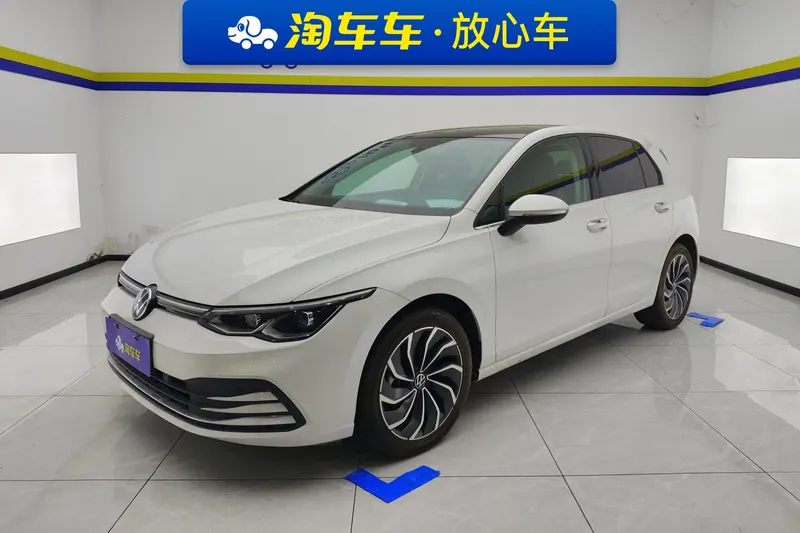 Volkswagen Golf, 2023