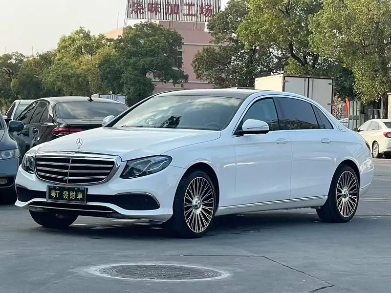 Mercedes-Benz E-Class E 300 L Luxury Version, 2017 — фото 1