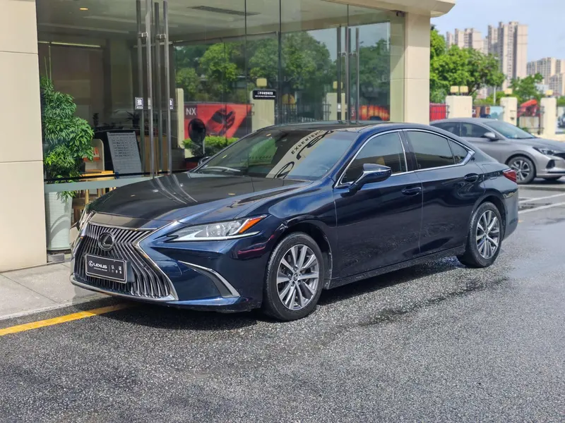 Lexus ES 260 Edition CN6, 2020 — фото 1