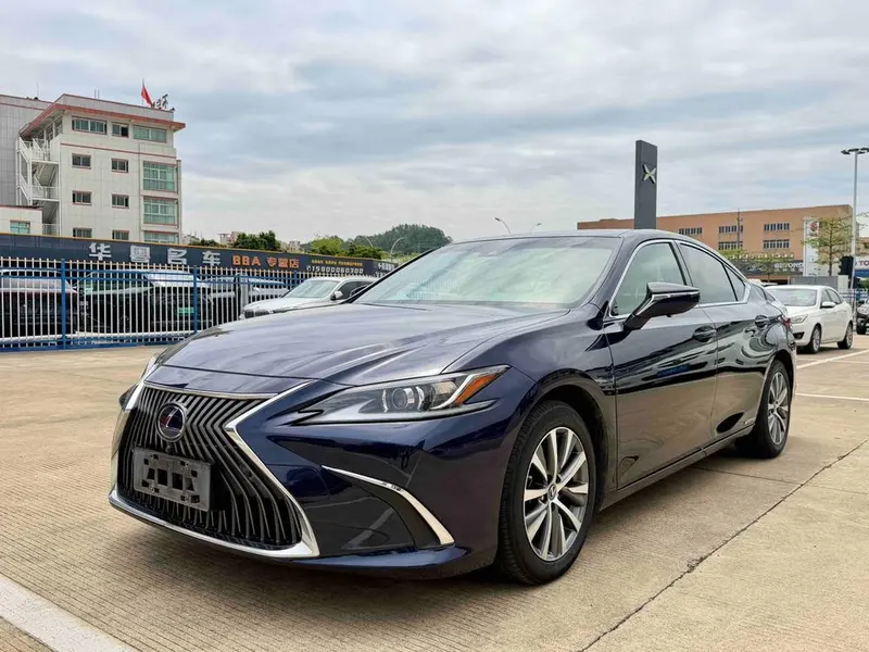 Lexus ES 300h Edition CN6, 2020 — фото 1
