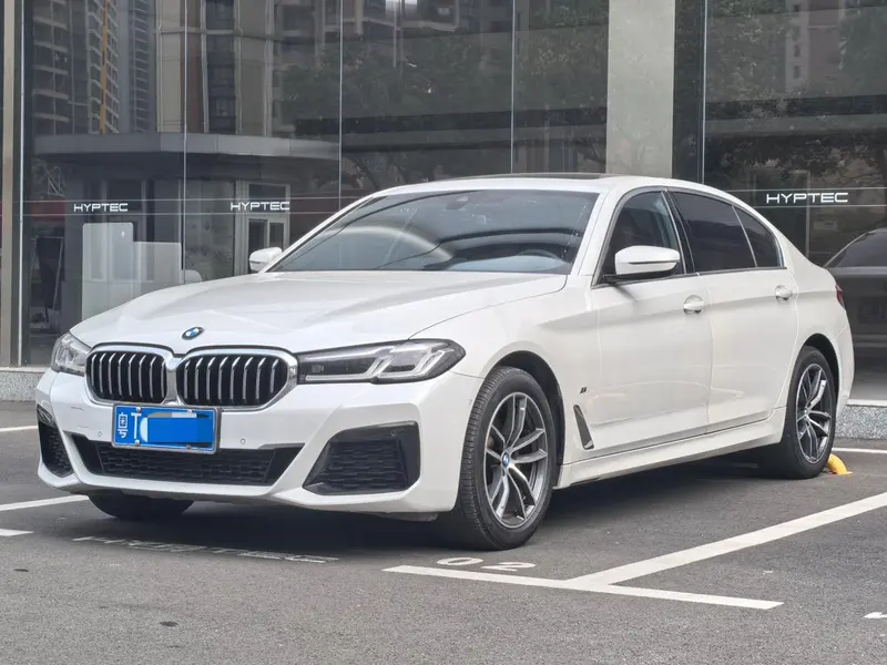 BMW 5-Series, 2022