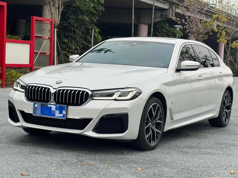 BMW 5-Series, 2022