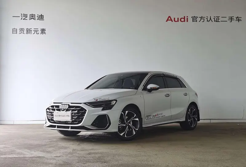 Audi A3 Sportback 35 TFSI Rush Prestige Version, 2025 — фото 1
