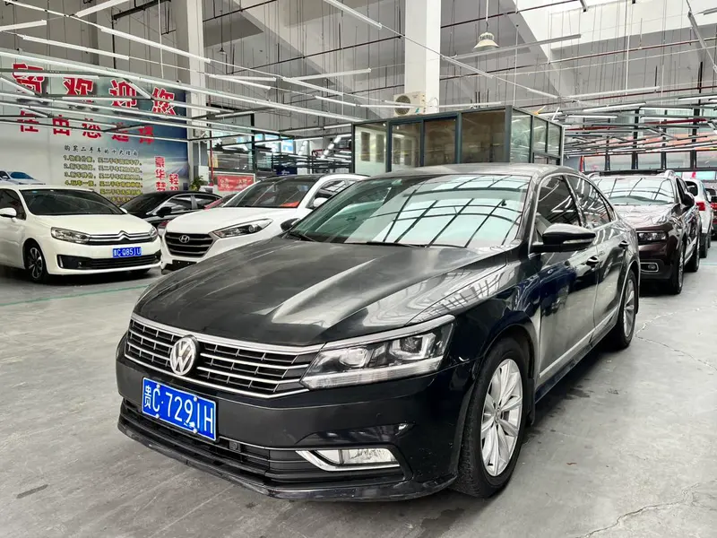 Volkswagen Passat 330TSI DSG Premium Edition, 2017 — фото 1