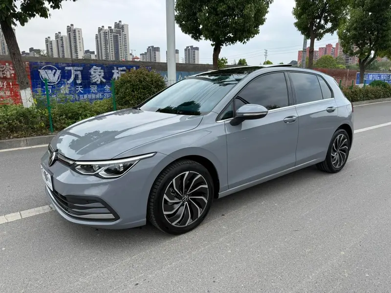 Volkswagen Golf, 2023