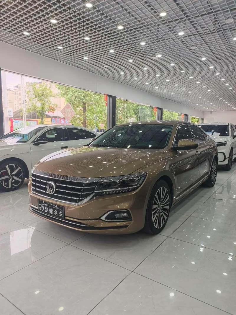 Volkswagen Passat 330TSI Luxury Edition CN6, 2019 — фото 1