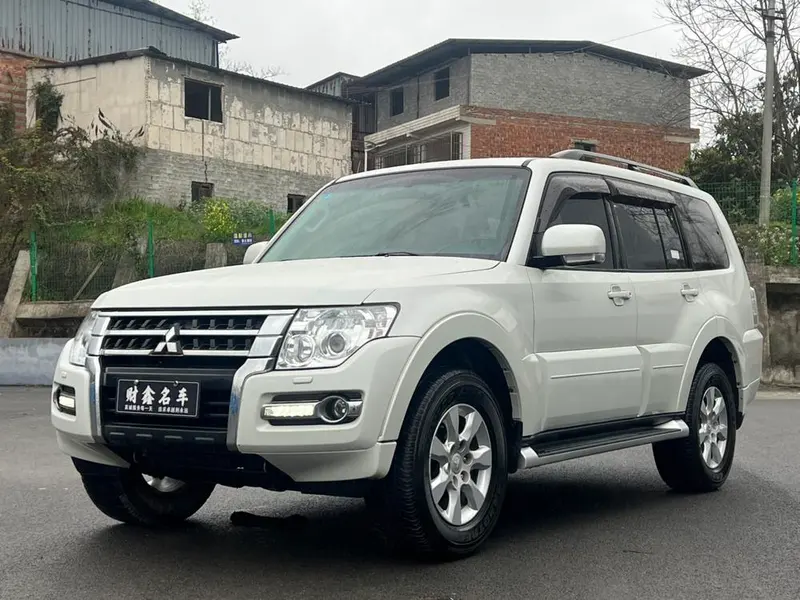Mitsubishi Pajero (Import), 2018