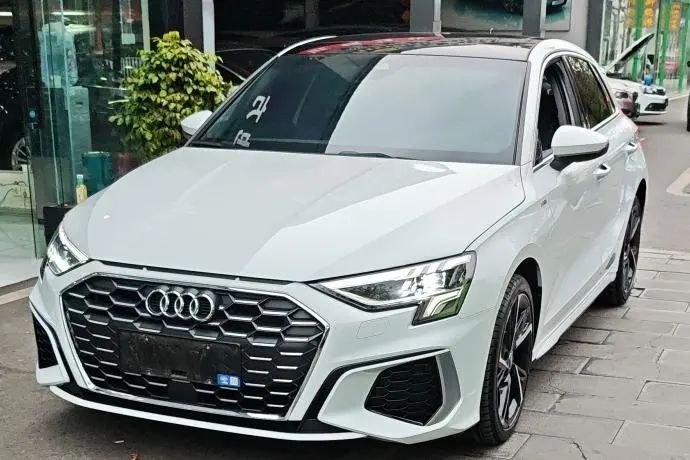 Audi A3 Sportback 35 TFSI Sport Version, 2024 — фото 1