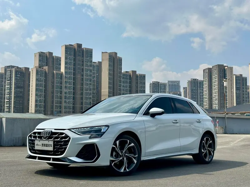 Audi A3 Sportback 35 TFSI Rush Prestige Version, 2025 — фото 1
