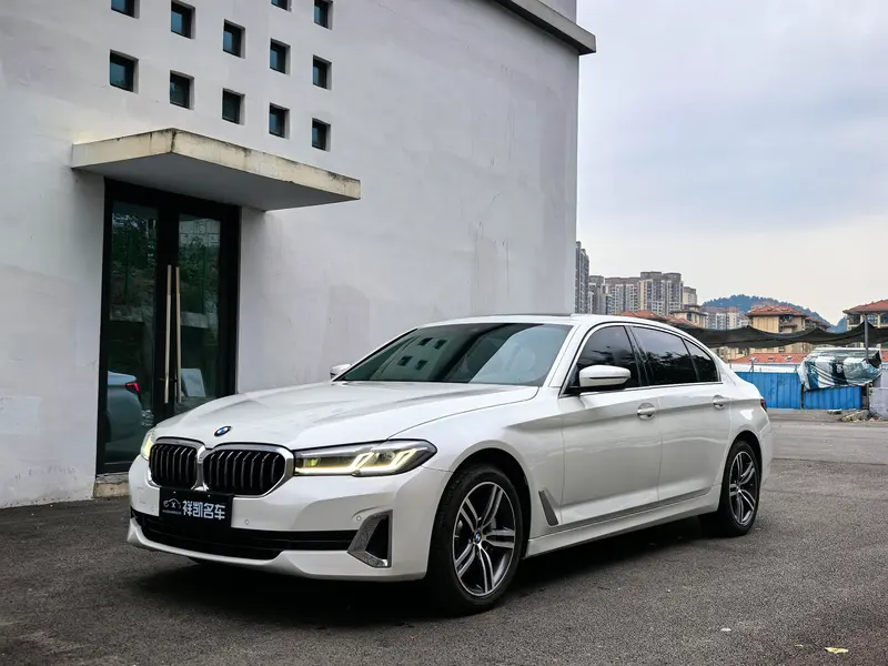 BMW 5-Series, 2021