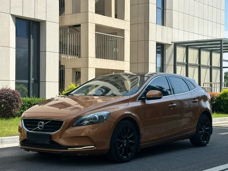 Volvo V40, 2014