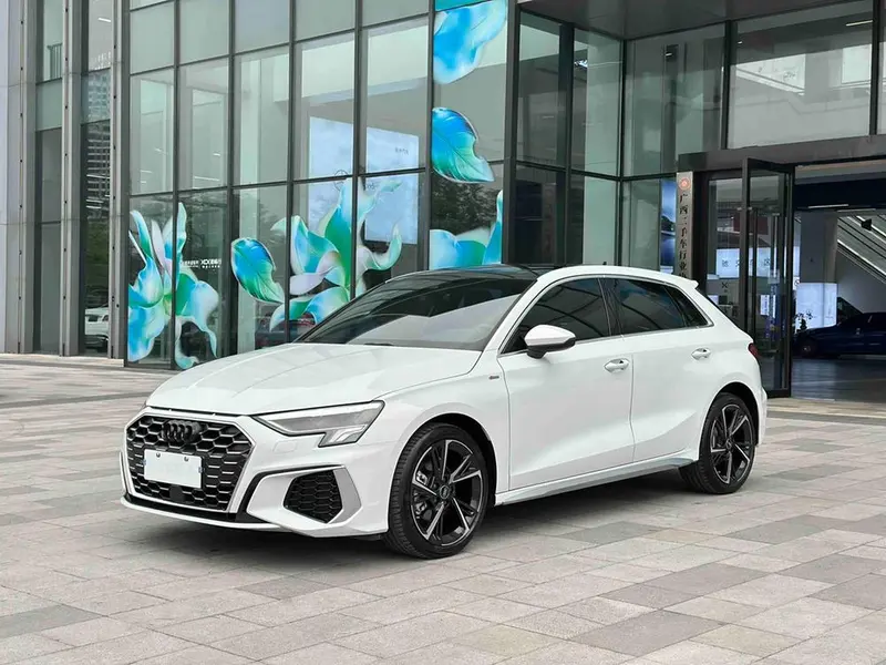 Audi A3 Facelift Sportback 35 TFSI Fashion Sport Version, 2023 — фото 1
