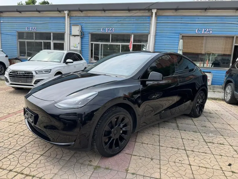 Tesla Model Y, 2023