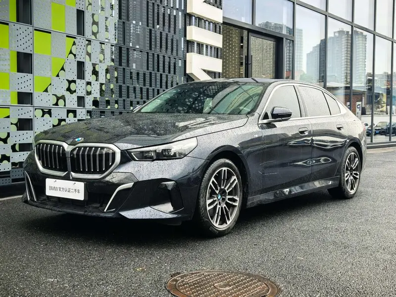 BMW 5-Series, 2024