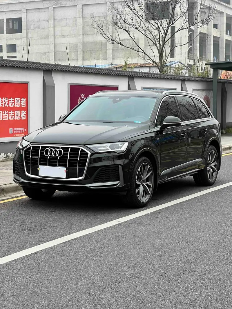 Audi Q7 55 TFSI quattro S line Sport Version, 2023 — фото 1