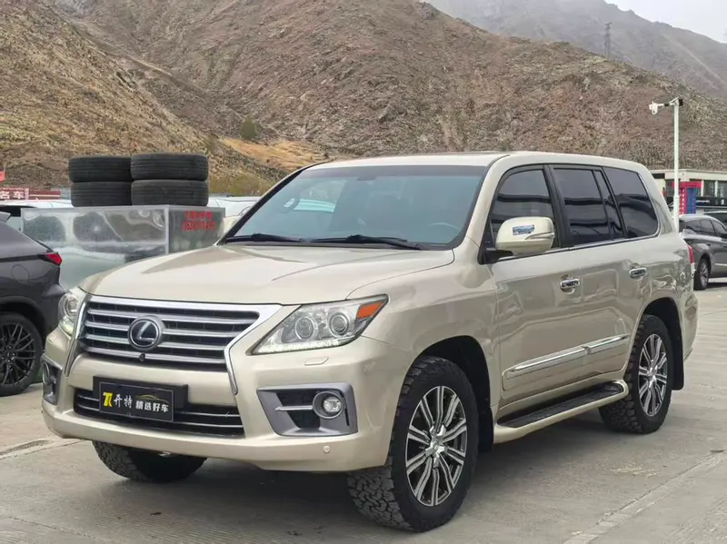 Lexus LX, 2013