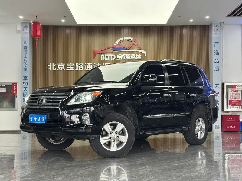 Lexus LX, 2013