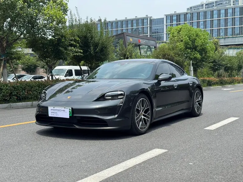 Porsche Taycan, 2020