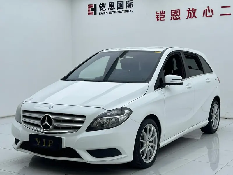 Mercedes-Benz B-Class B 180, 2012 — фото 1