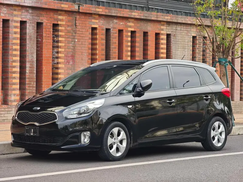 Kia Carens, 2013