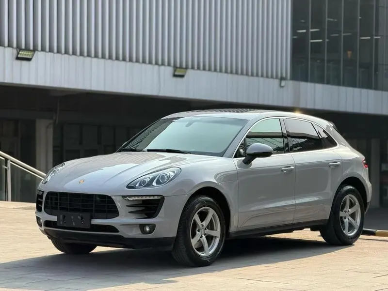 Porsche Macan, 2015