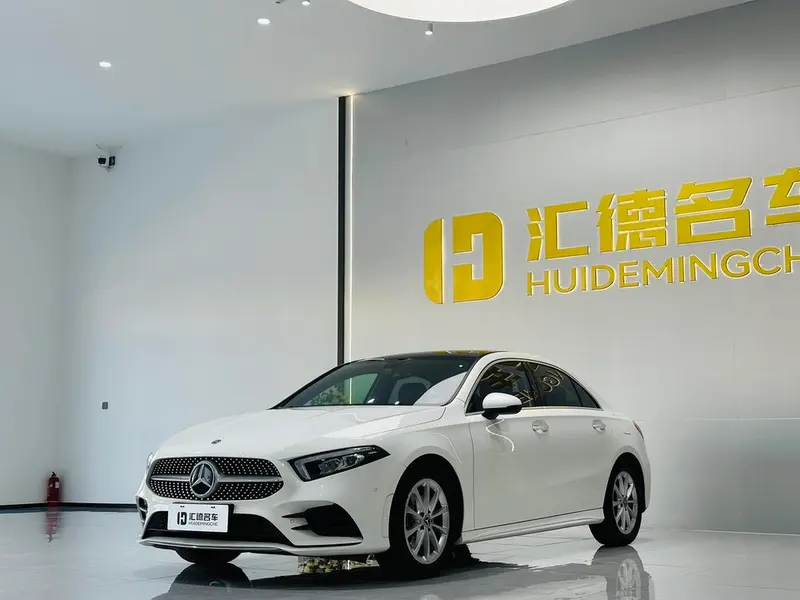 Mercedes-Benz A-Class Facelift A 200 L Sport Fashion Version, 2020 — фото 1
