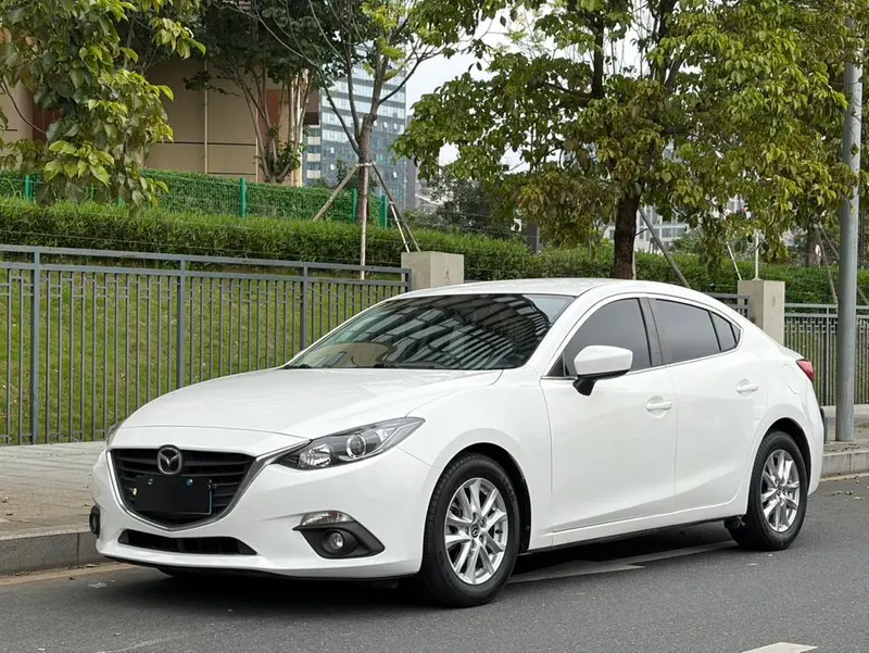 Mazda 3 Axela, 2016