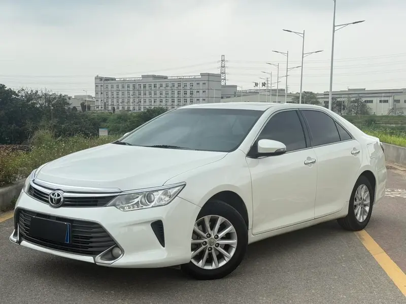 Toyota Camry, 2016