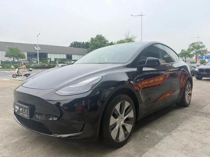 Tesla Model Y, 2022